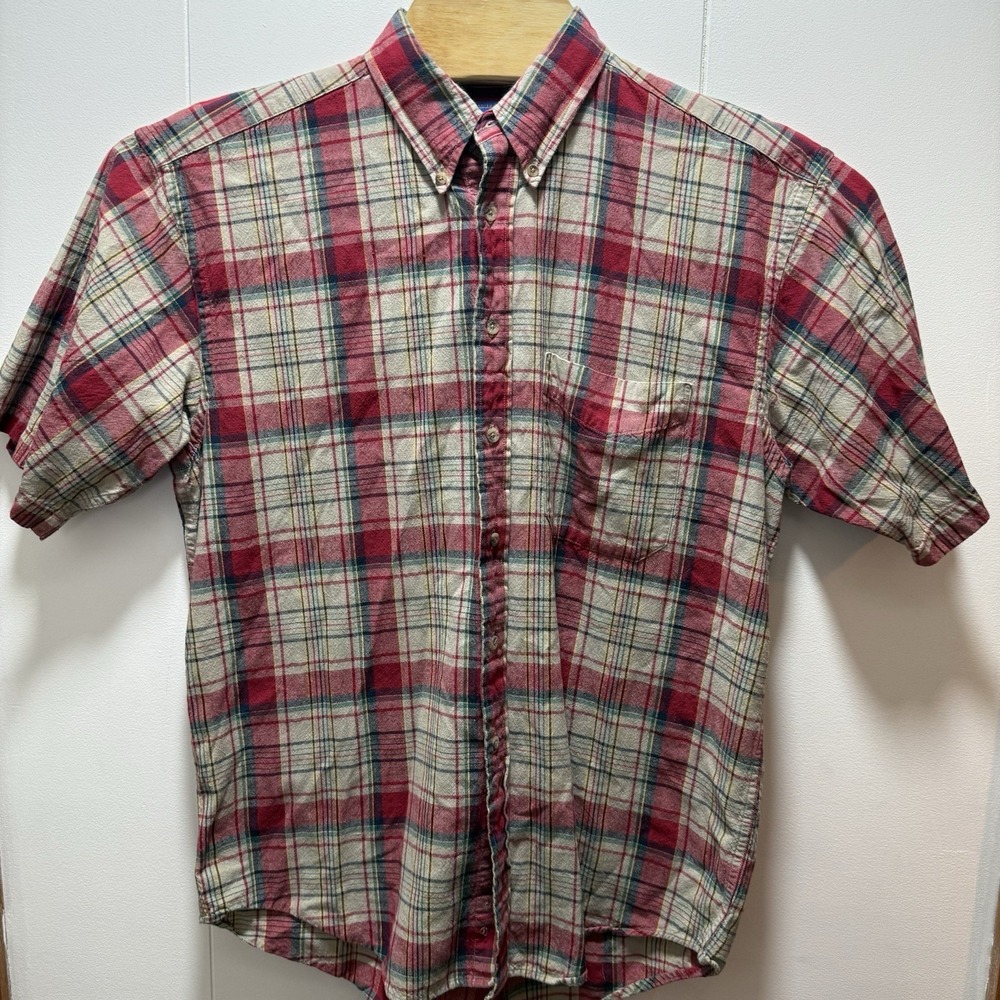 Pendleton‎ Shirt Mens Size Medium Red Plaid Button Up Short Sleeve Pocket